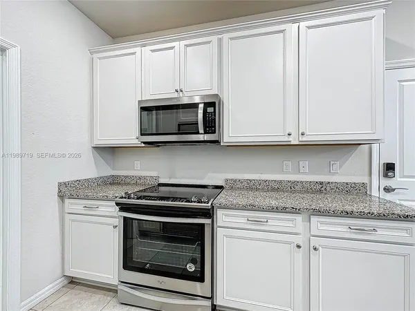 $3,500 | 1240 Eucalyptus Drive, Unit 4, Hollywood, FL 33021