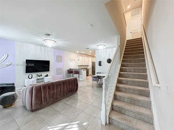 $3,500 | 1240 Eucalyptus Drive, Unit 4, Hollywood, FL 33021