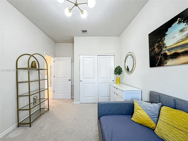 $3,500 | 1240 Eucalyptus Drive, Unit 4, Hollywood, FL 33021