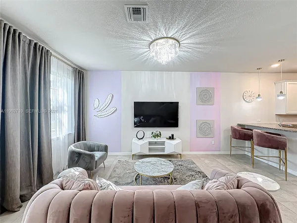 $3,500 | 1240 Eucalyptus Drive, Unit 4, Hollywood, FL 33021