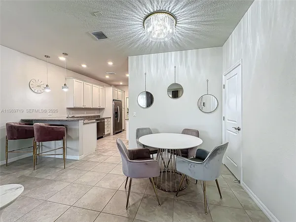 $3,500 | 1240 Eucalyptus Drive, Unit 4, Hollywood, FL 33021