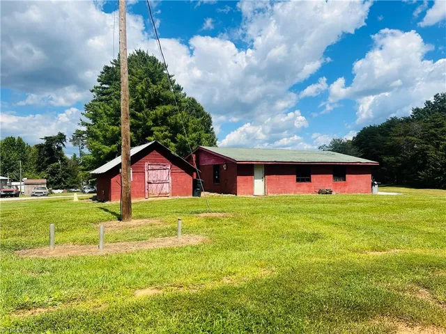 $179,900 | 115 Stout Lane, Pilot Mountain, NC 27041