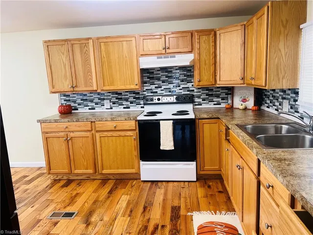 $179,900 | 115 Stout Lane, Pilot Mountain, NC 27041