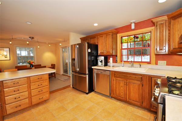 4 Townsend Road Acton, MA 01720 - Photo 7 of 28 Gallery Image 7