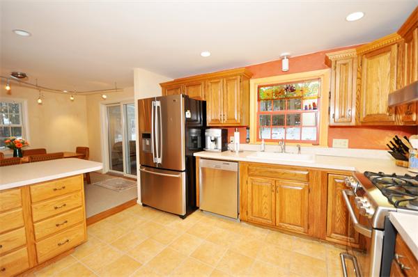 4 Townsend Road Acton, MA 01720 - Photo 8 of 28 Gallery Image 8