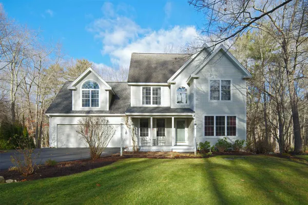 $899,900 | 34 Kinloch Drive, Stratham, NH 03885