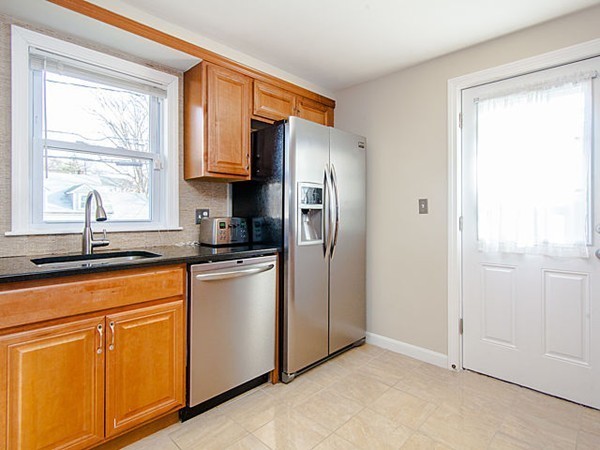 303 Florence Road Waltham, MA 02453 - Photo 6 of 24 Gallery Image 6