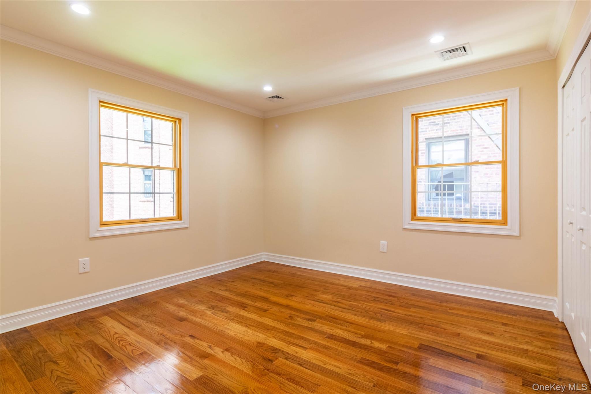 84-31 Beverly Road Queens, NY 11415 - Photo 2 of 22