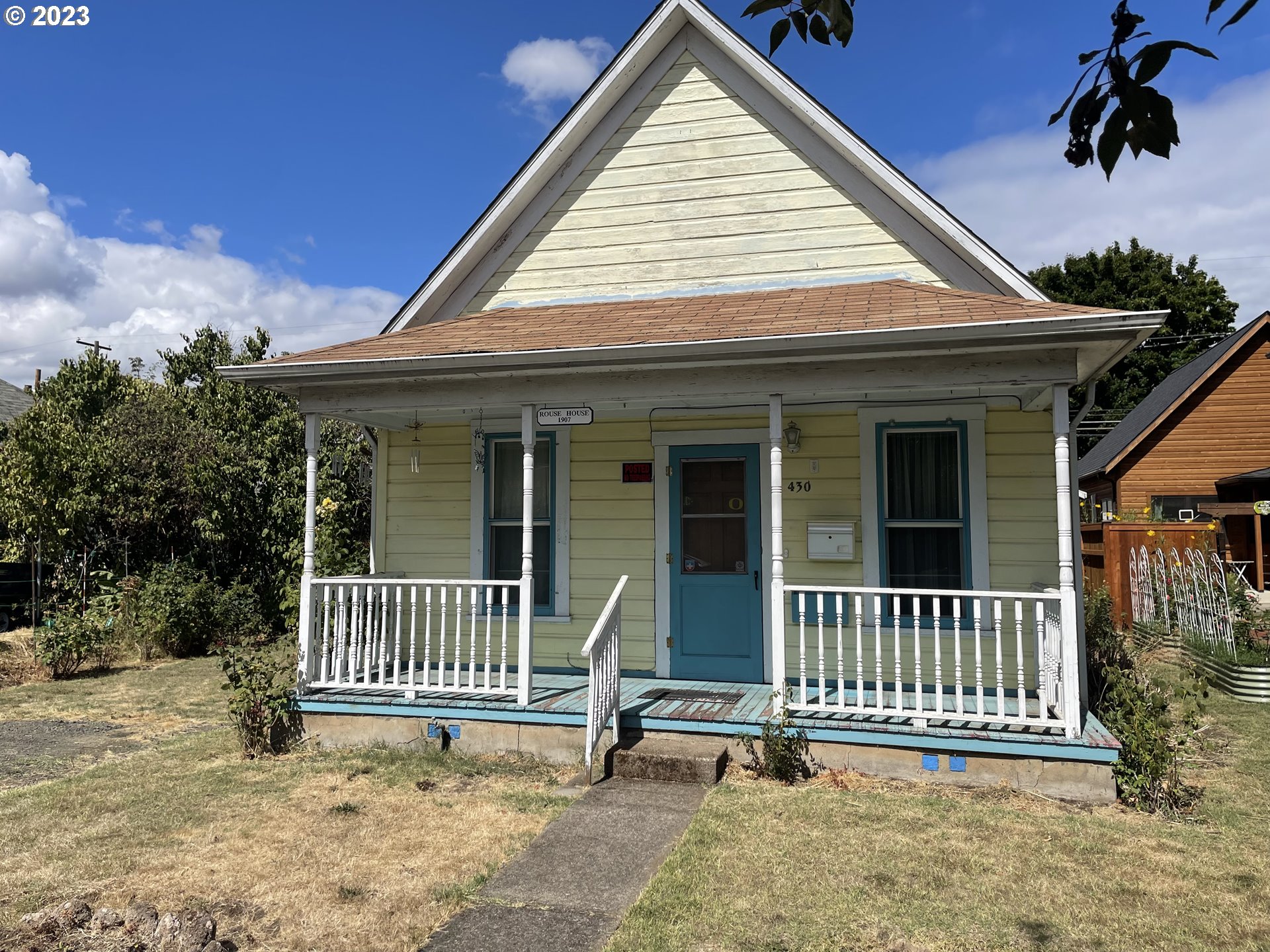 430 E Street Springfield, OR 97477 - Photo 2 of 29 an outdoor view of a house with a porch