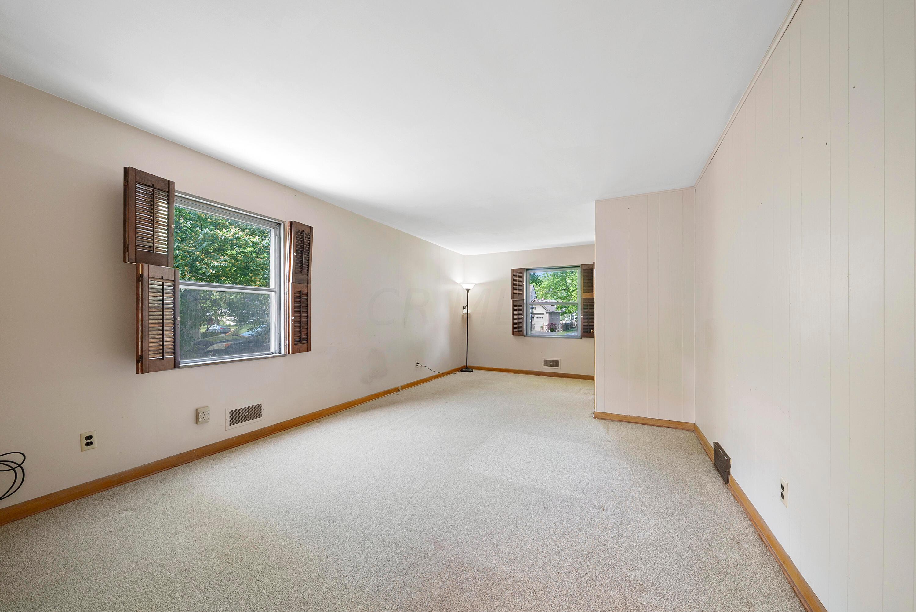 2676 Welsford Road Columbus, OH 43221 - Photo 15 of 30 Bed1