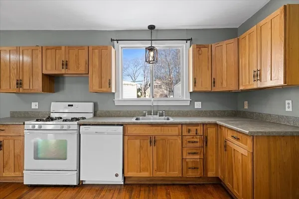 $749,900 | 12 Bylund Avenue, Auburn, MA 01501