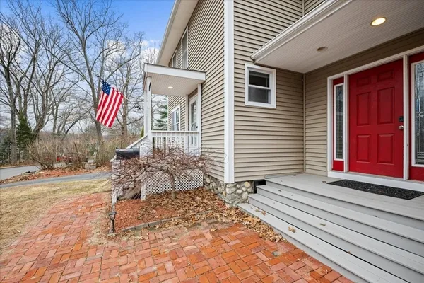 $779,900 | 12 Bylund Avenue, Auburn, MA 01501