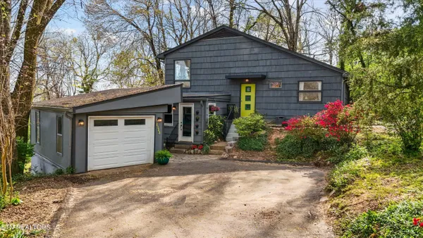 $415,000 | 1318 North Briscoe Circle, Knoxville, TN 37912