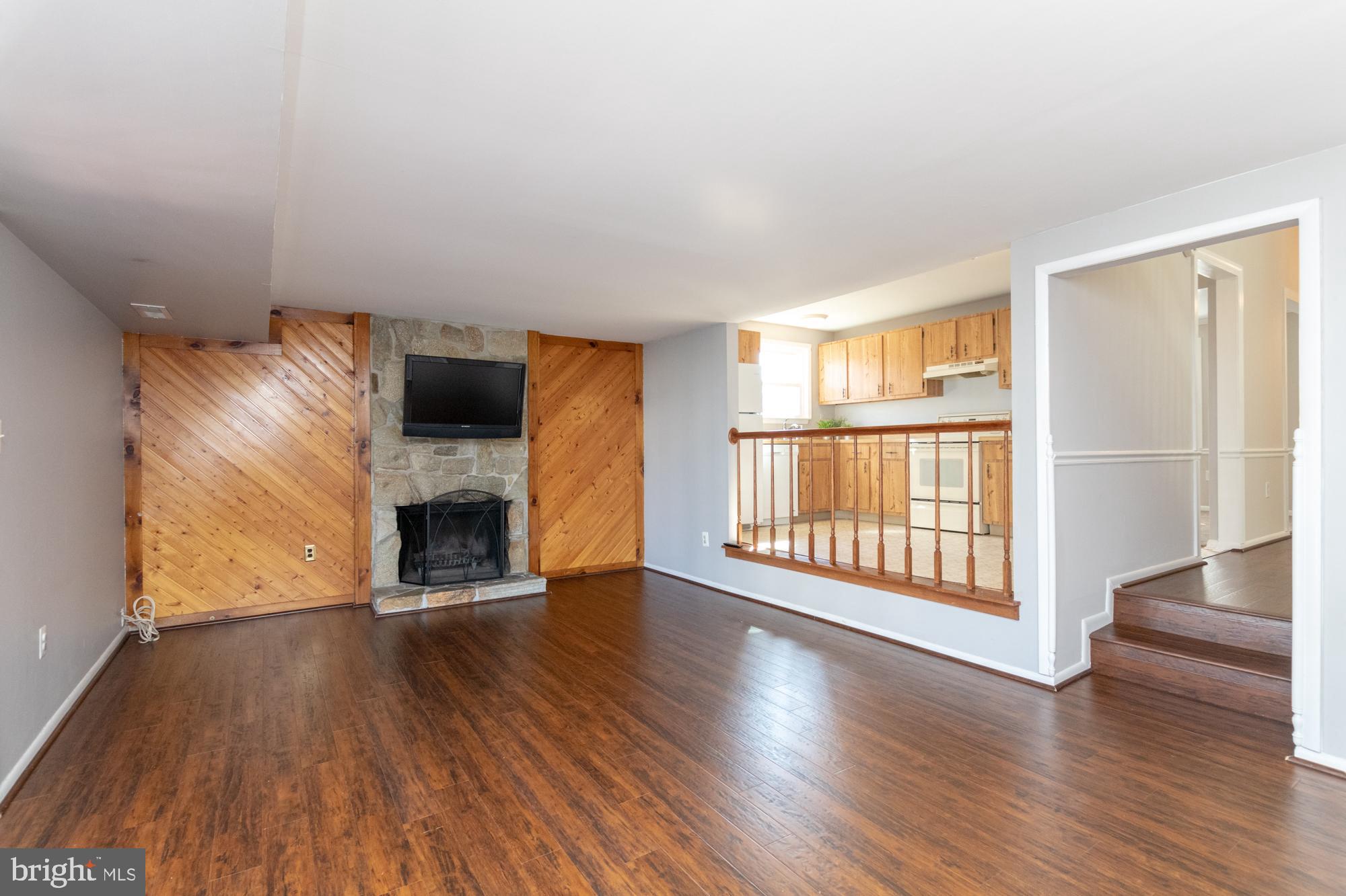 9221 Bowline Road Baltimore, MD 21236 - Photo 19 of 48 Spacious family room to watch movies & TV
