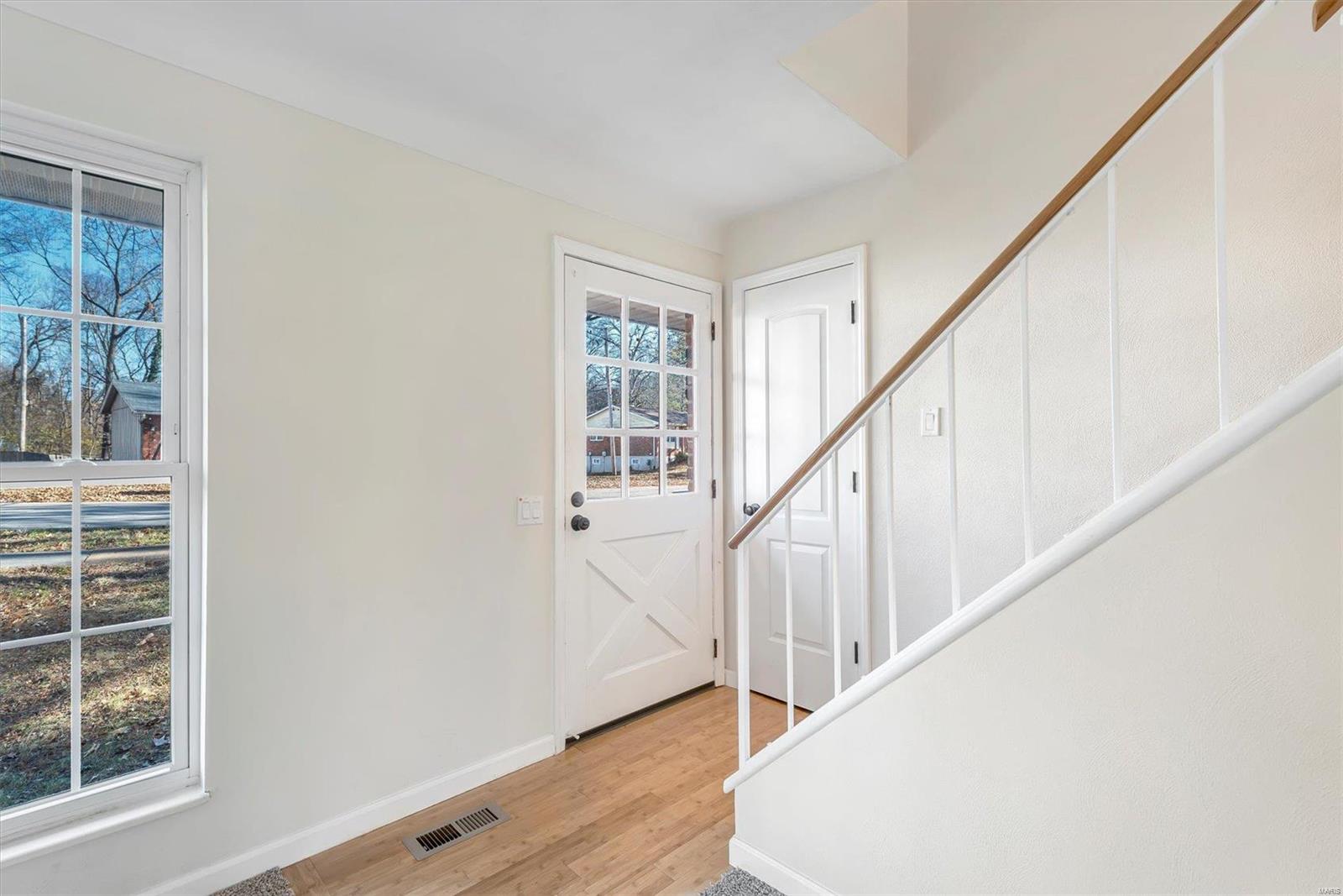 5859 Rabbit Run Drive St. Louis, MO 63129 - Photo 2 of 36 Gallery Image 2