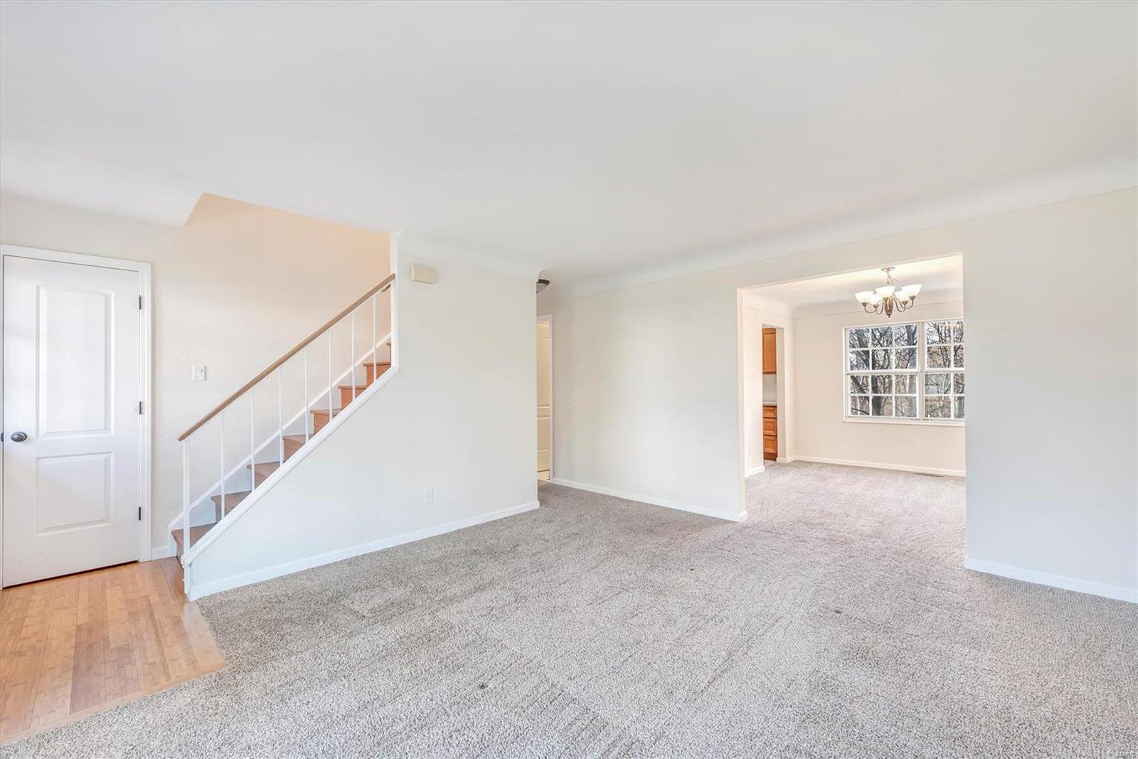 5859 Rabbit Run Drive St. Louis, MO 63129 - Photo 4 of 36 Gallery Image 4