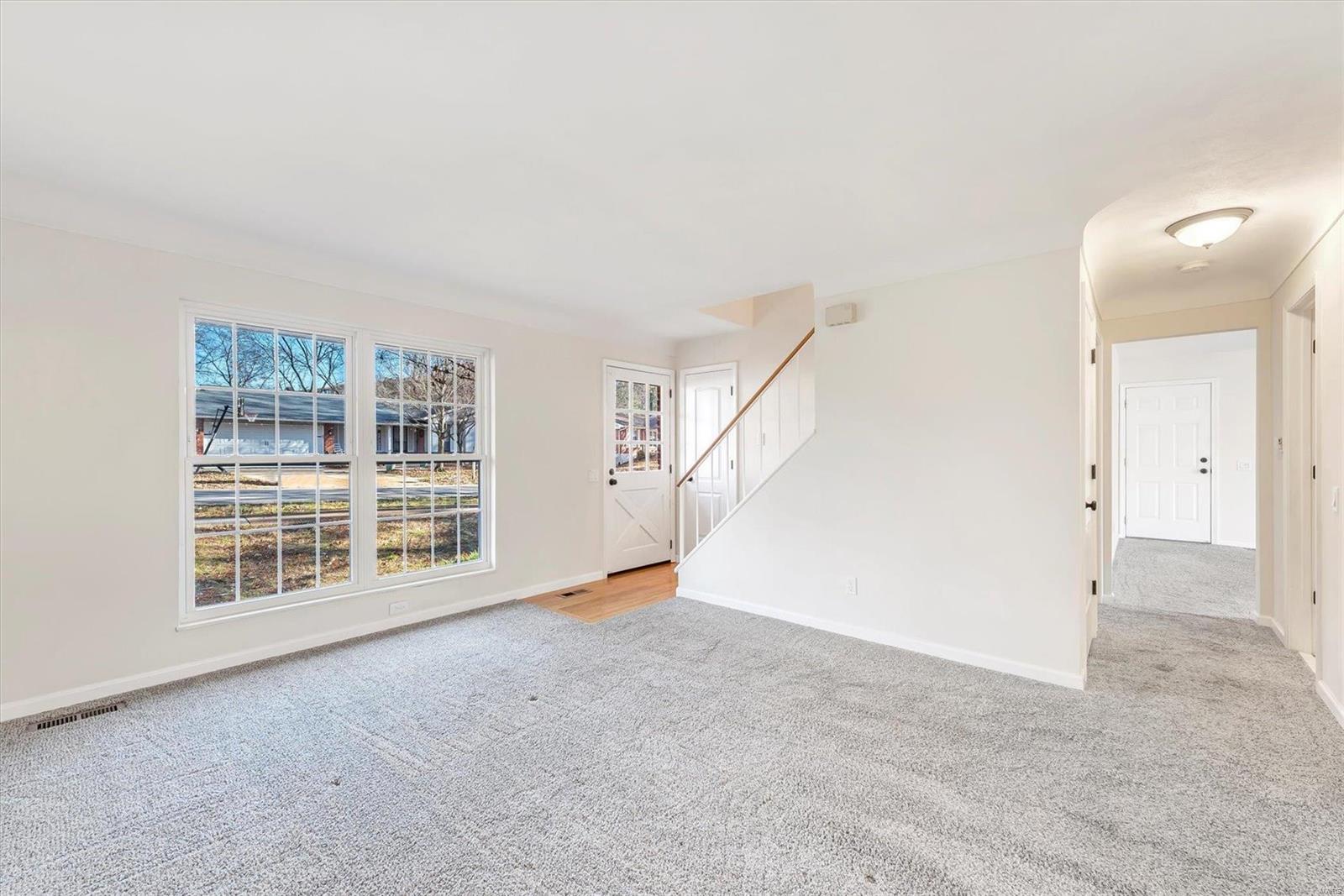 5859 Rabbit Run Drive St. Louis, MO 63129 - Photo 5 of 36 Gallery Image 5
