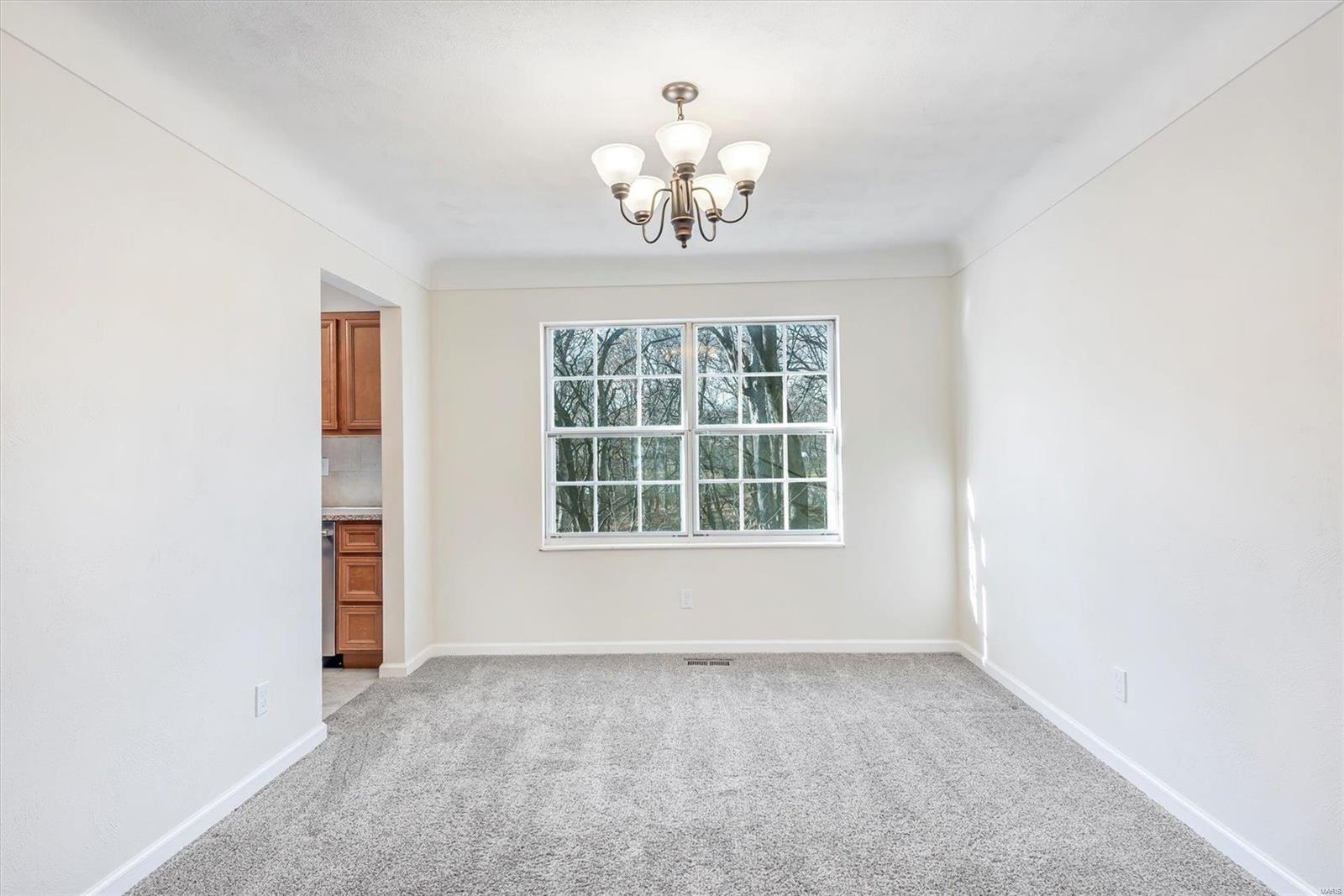 5859 Rabbit Run Drive St. Louis, MO 63129 - Photo 6 of 36 Gallery Image 6