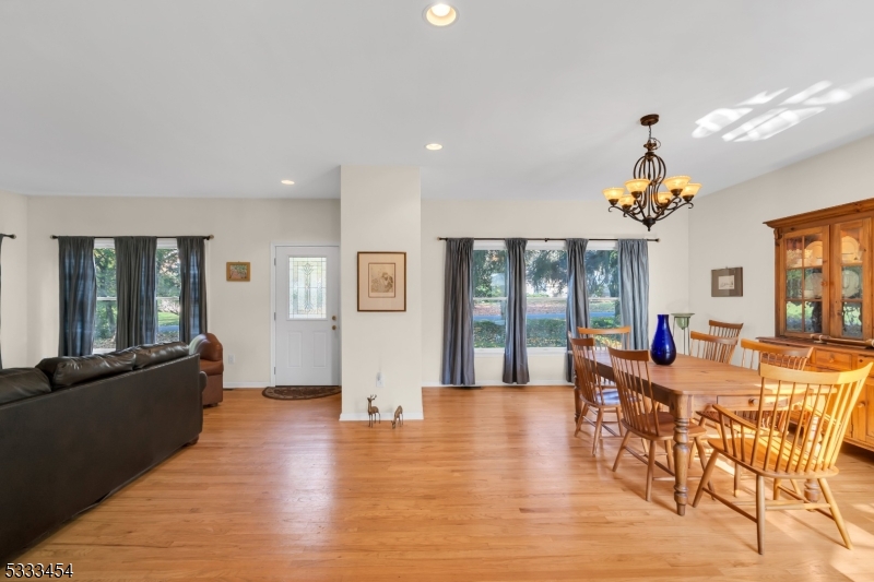 320 Ridge Boulevard Princeton, NJ 08540 - Photo 5 of 37 Gallery Image 5