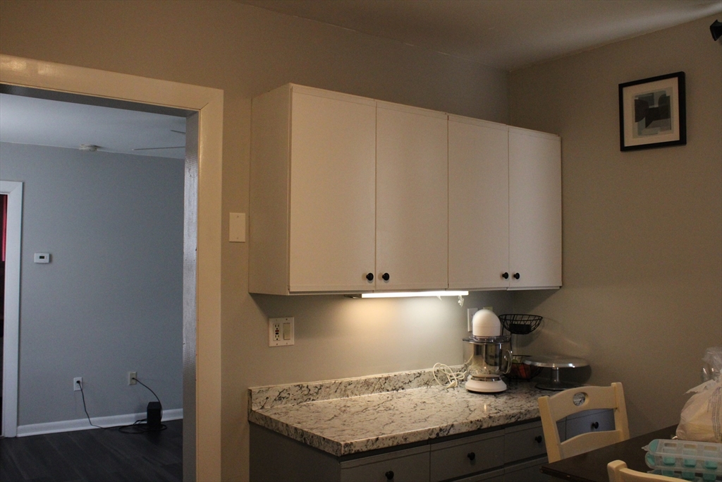 644 Pine Street Manchester, NH 03104 - Photo 6 of 32