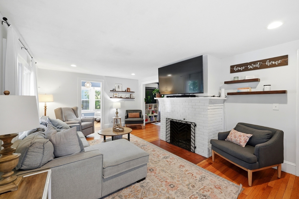 20 Ashbrook Street Springfield, MA 01118 - Photo 6 of 40 Gallery Image 6