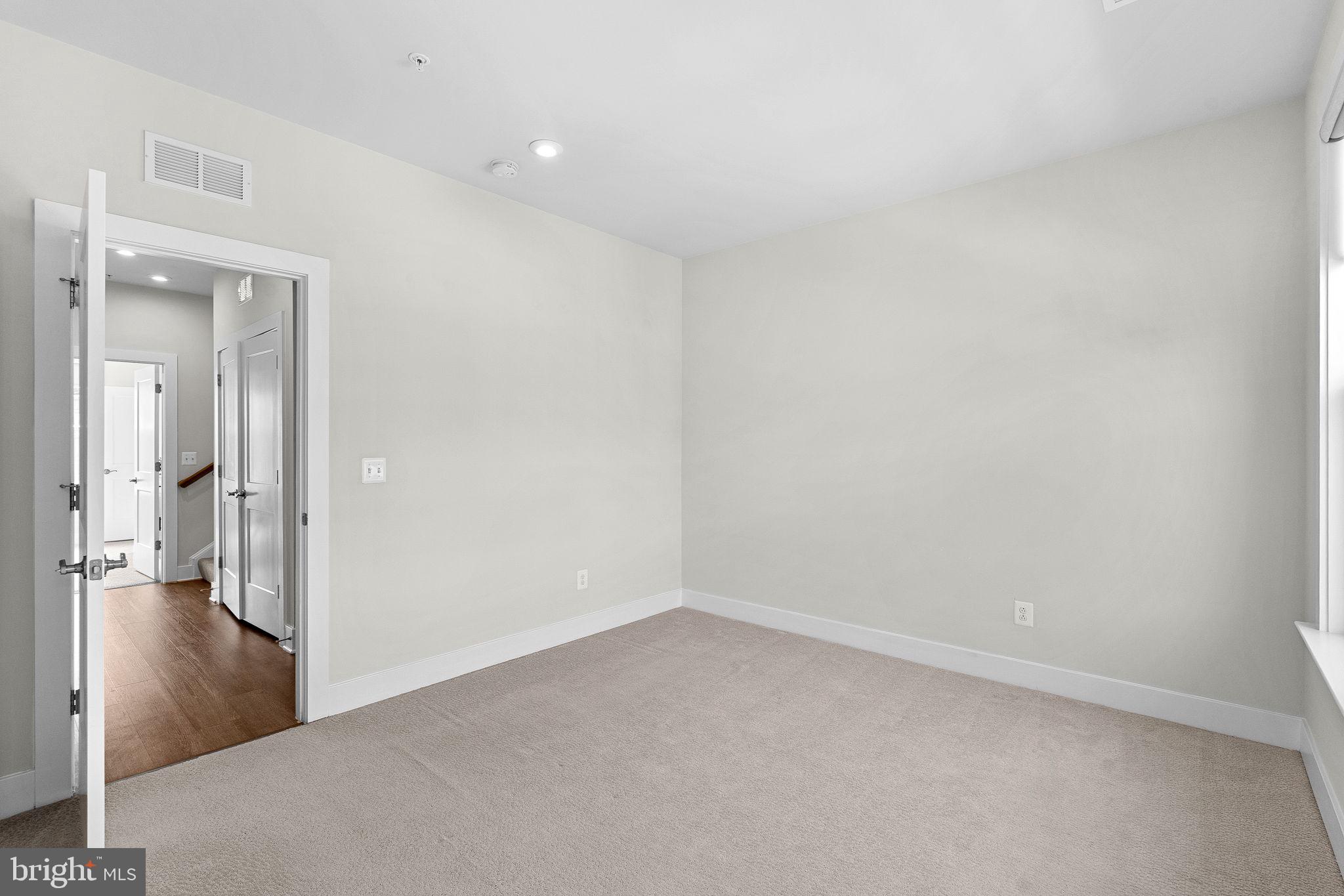 1650 Bandit Loop Reston, VA 20190 - Photo 28 of 52 Bedroom #2 ensuite with walk-in closet