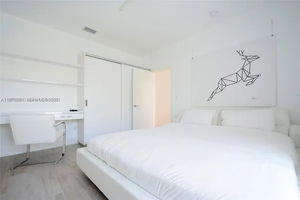 $17,500 | 880 North Venetian Drive, Miami Beach, FL 33139