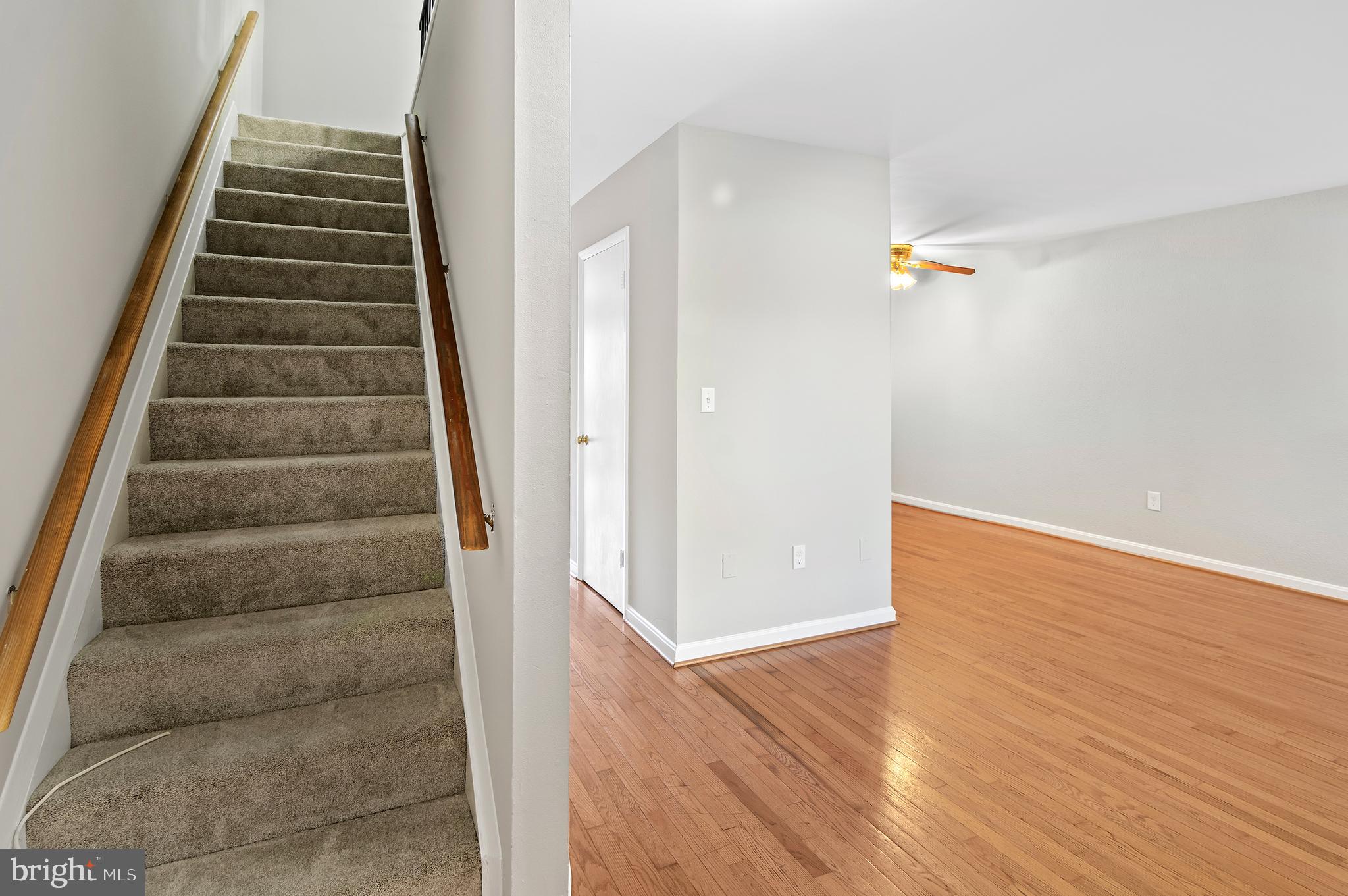 1052 Cedar Ridge Court Annapolis, MD 21403 - Photo 3 of 27 Entry