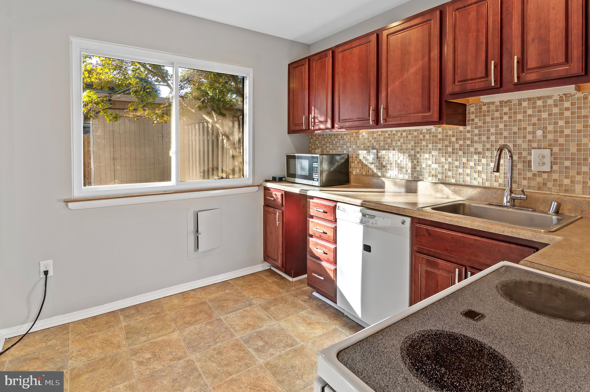 1052 Cedar Ridge Court Annapolis, MD 21403 - Photo 8 of 27 Gallery Image 8