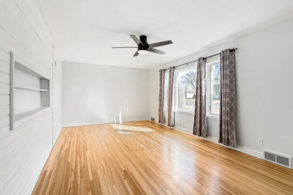 $264,900 | 1817 1st Avenue Northeast, Austin, MN 55912