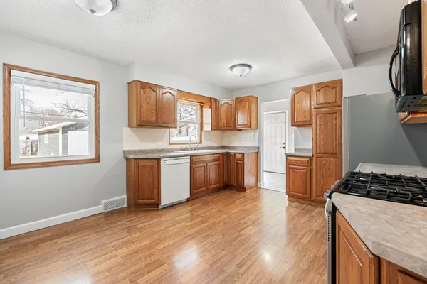 $264,900 | 1817 1st Avenue Northeast, Austin, MN 55912