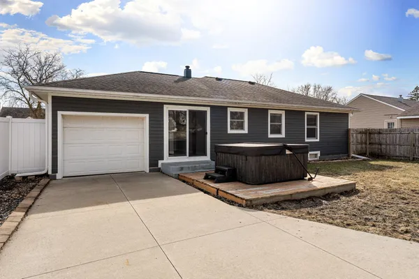 $264,900 | 1817 1st Avenue Northeast, Austin, MN 55912