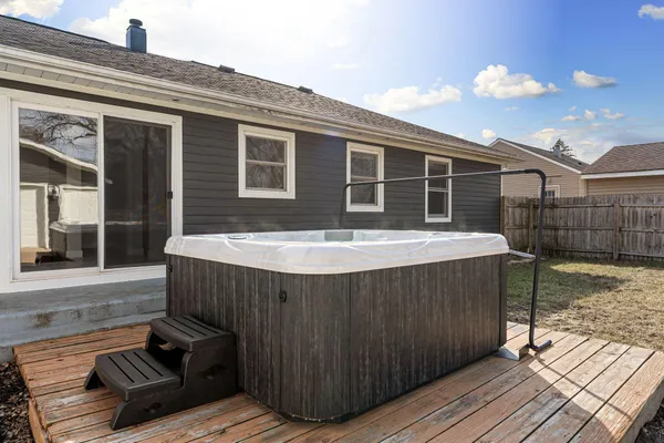 $264,900 | 1817 1st Avenue Northeast, Austin, MN 55912