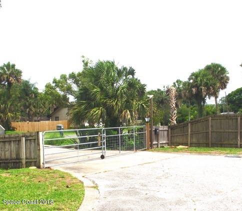 355 Gray Road Melbourne, FL 32904 - Photo 2 of 49 IMG-6114