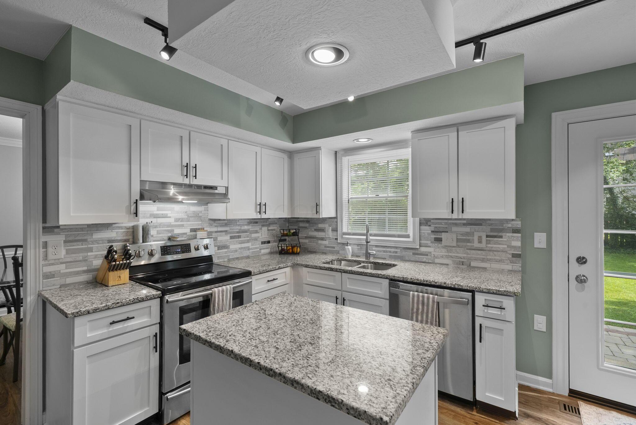 2391 Fishinger Road Columbus, OH 43221 - Photo 17 of 86 3-web-or-mls-DSC03387