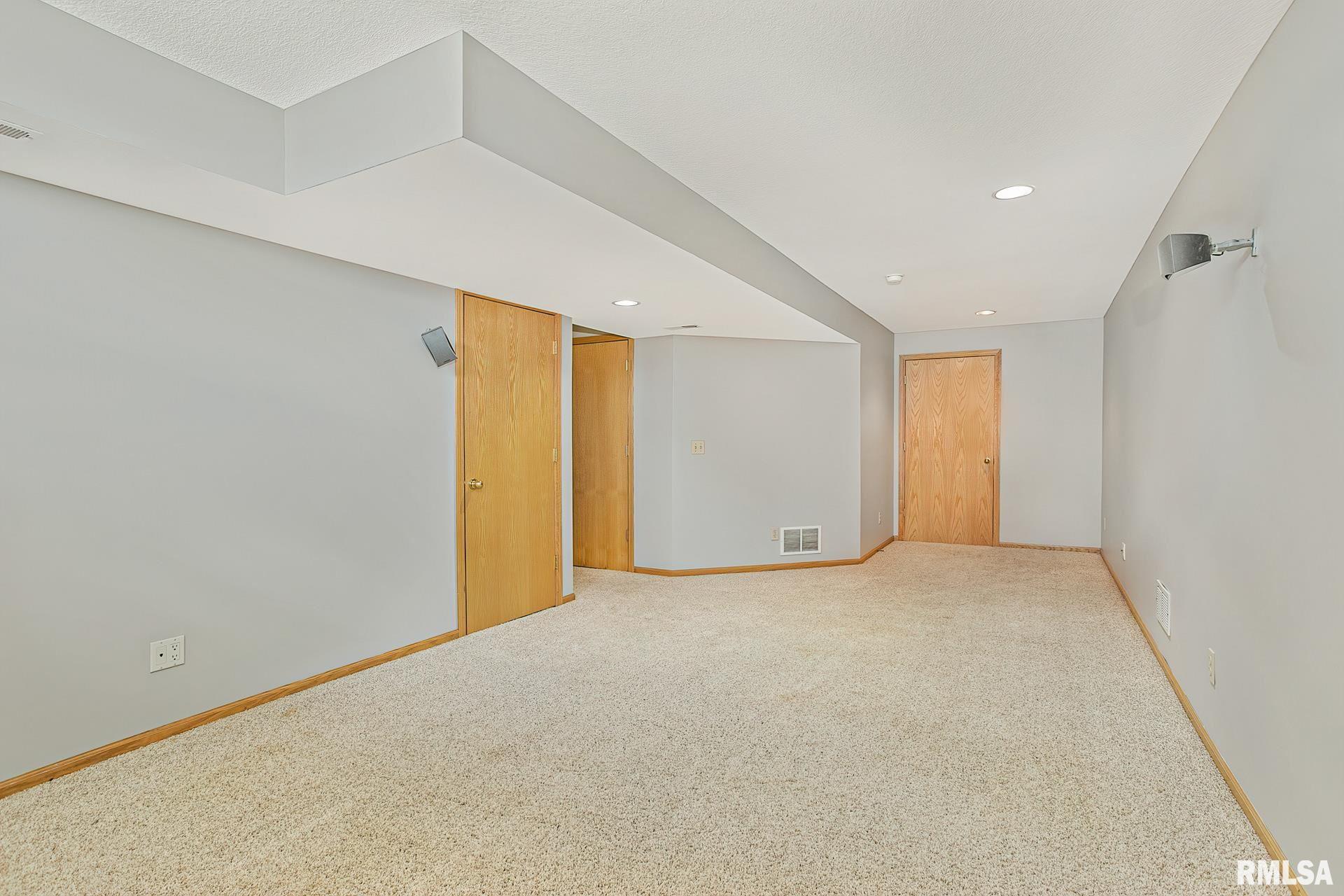 2085 Ashford Road Bettendorf, IA 52722 - Photo 20 of 32 Gallery Image 20