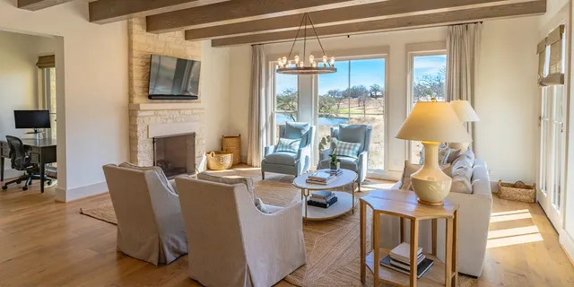 $2,595,000 | 174 Putting Park Drive, Fredericksburg, TX 78624