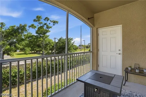 $210,000 | 8515 Oakshade Circle, Unit 201, Fort Myers, FL 33919