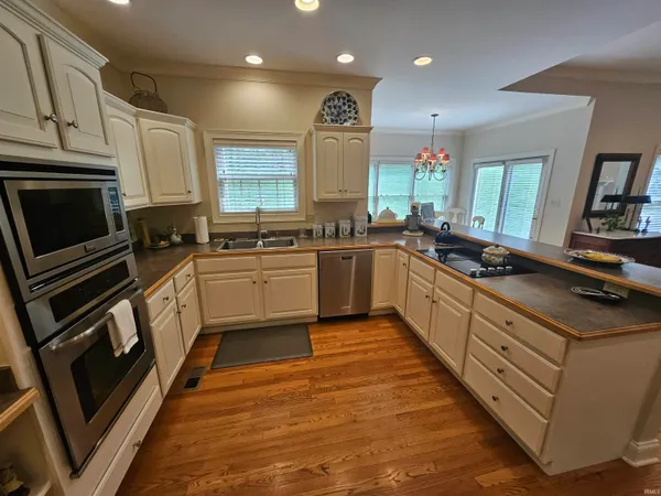$419,500 | 4111 Fairfax Court, Evansville, IN 47710