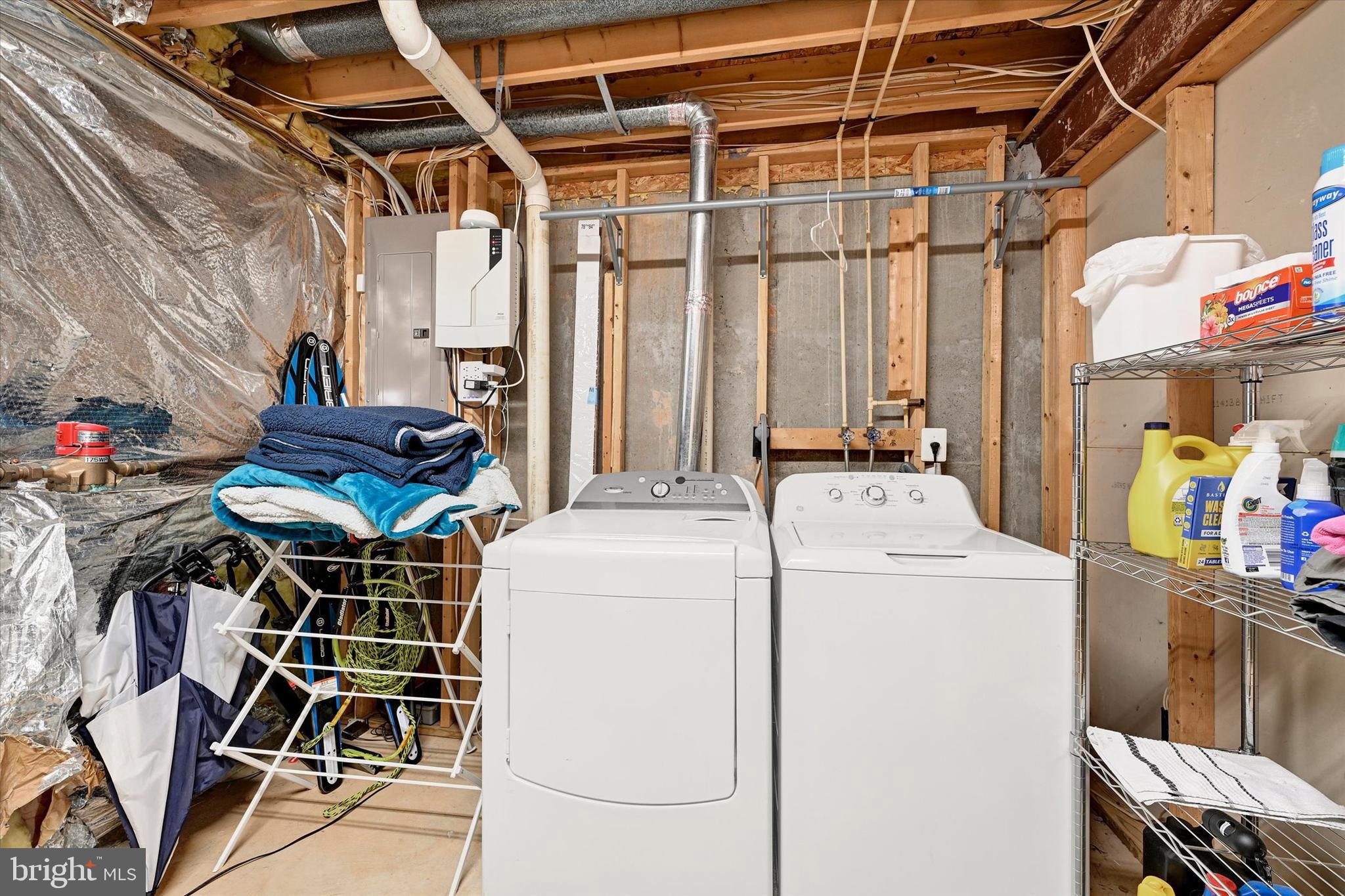 402 MacIntosh Circle Joppa, MD 21085 - Photo 25 of 29 a utility room with dryer and washer