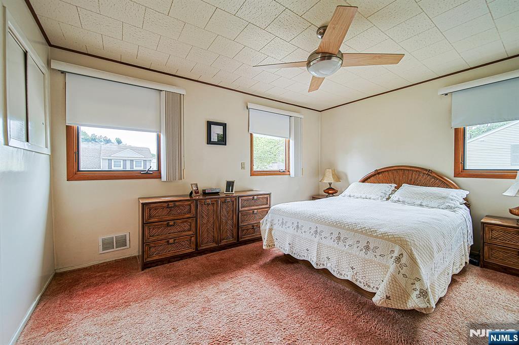 728 Lancaster Road Ridgefield, NJ 07657 - Photo 24 of 34 Gallery Image 24
