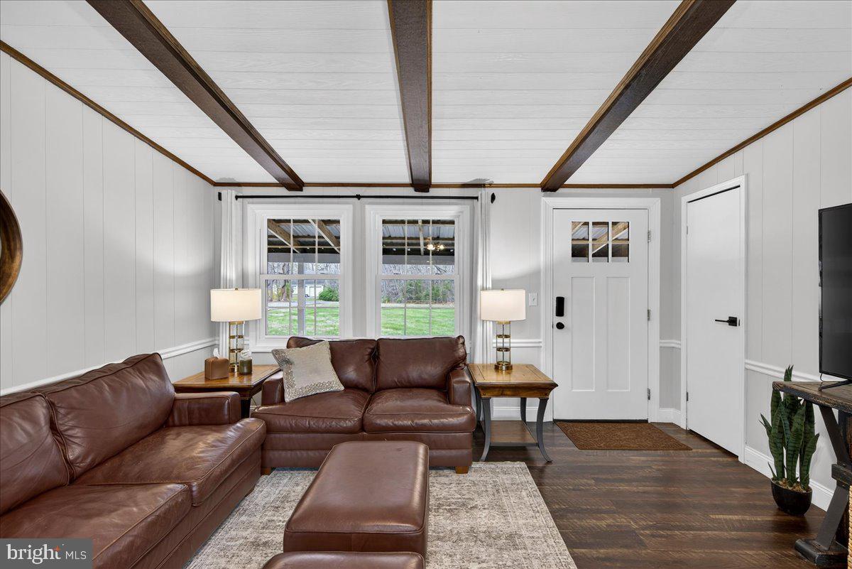 66 Ordinary Road Mineral, VA 23117 - Photo 10 of 96 a living room with furniture and wooden floor
