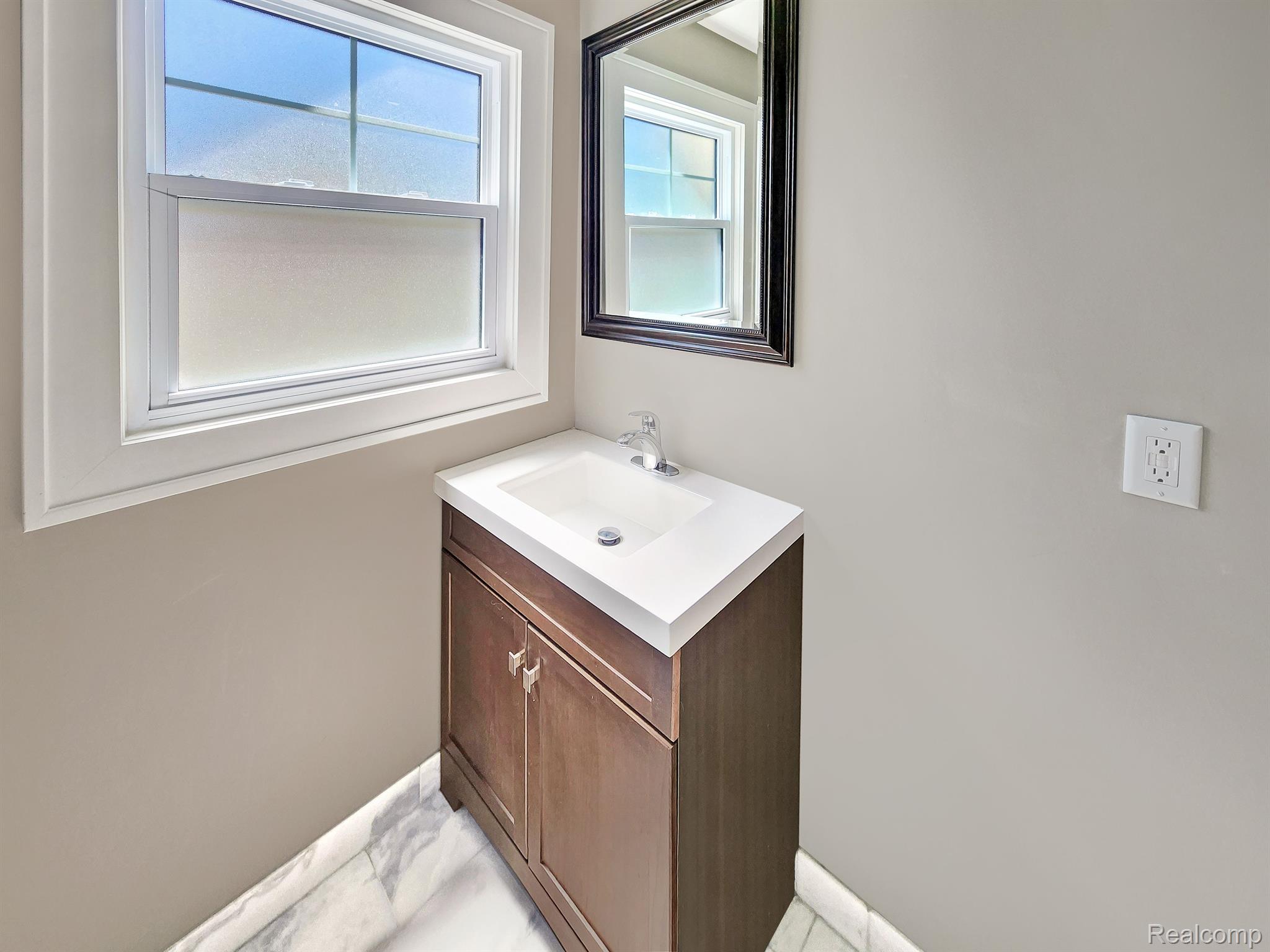 167 Cherokee Road Pontiac, MI 48341 - Photo 26 of 35 Gallery Image 26