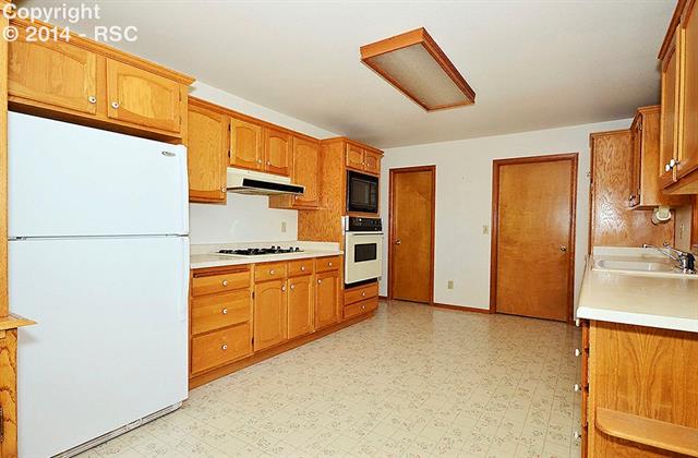 18130 Table Rock Road Colorado Springs, CO 80908 - Photo 8 of 18 Gallery Image 8