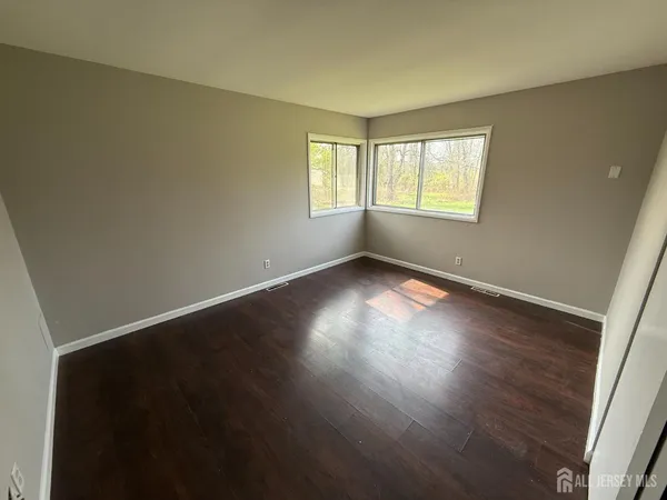 $2,995 | 8 Poe Court, Kendall Park, NJ 08824