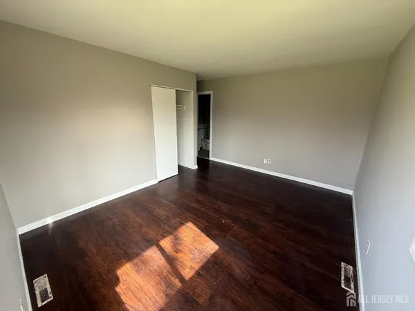 $2,995 | 8 Poe Court, Kendall Park, NJ 08824