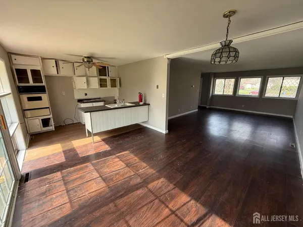 $2,995 | 8 Poe Court, Kendall Park, NJ 08824