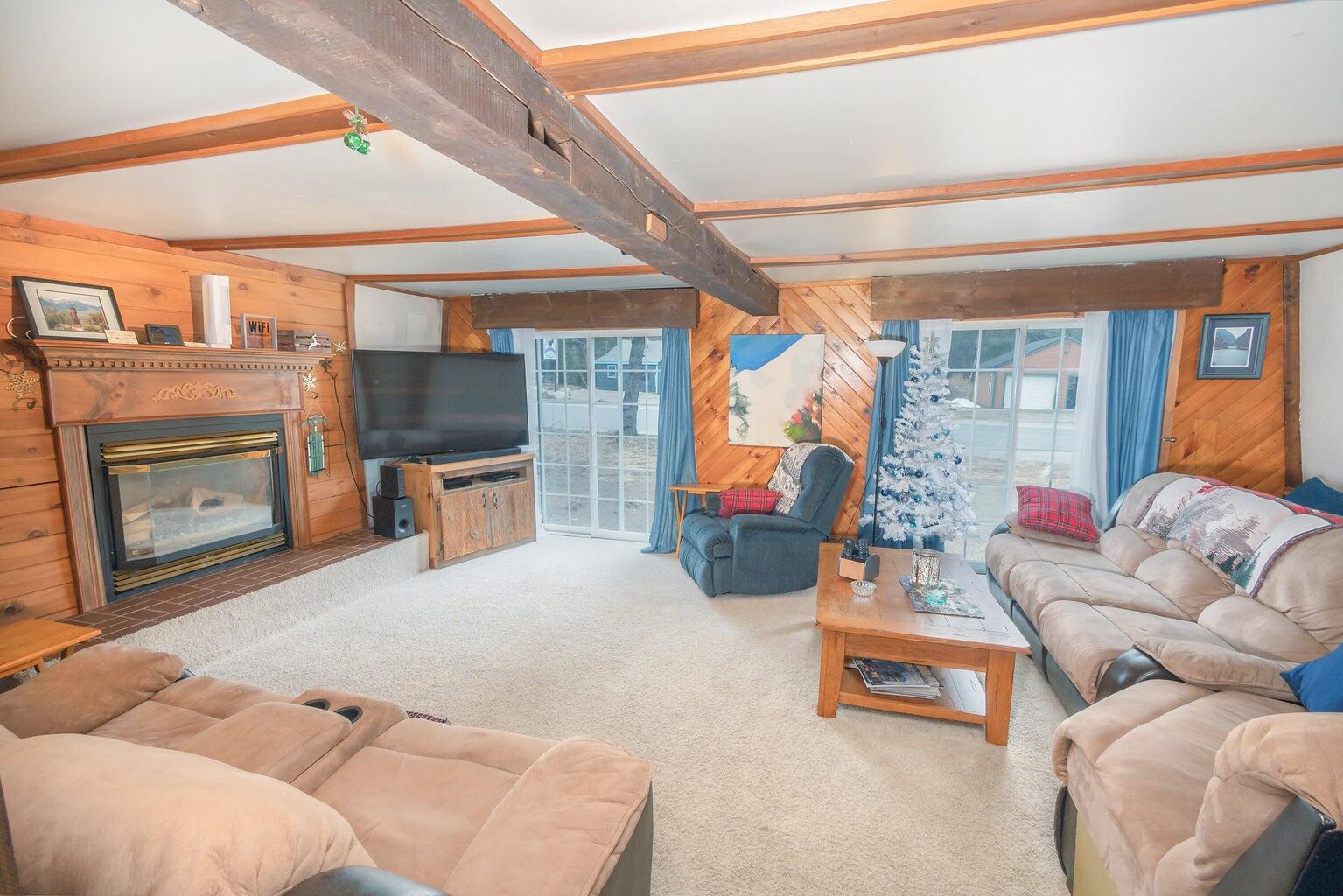 8 Main Street Eustis, ME 04982 - Photo 6 of 25 Living