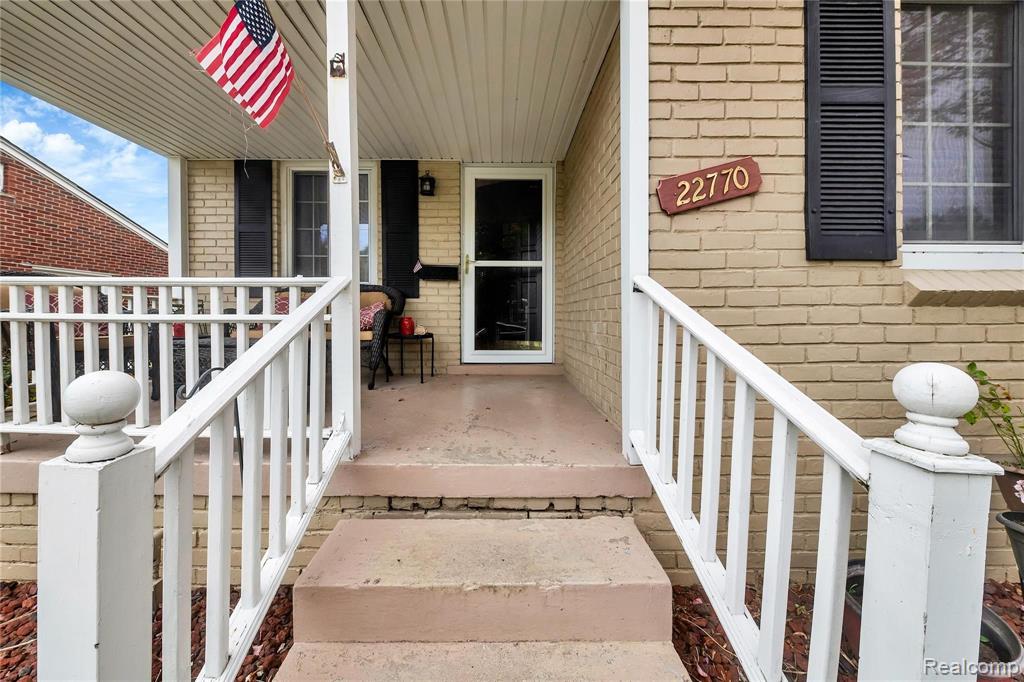 22770 Rausch Avenue Eastpointe, MI 48021 - Photo 3 of 30