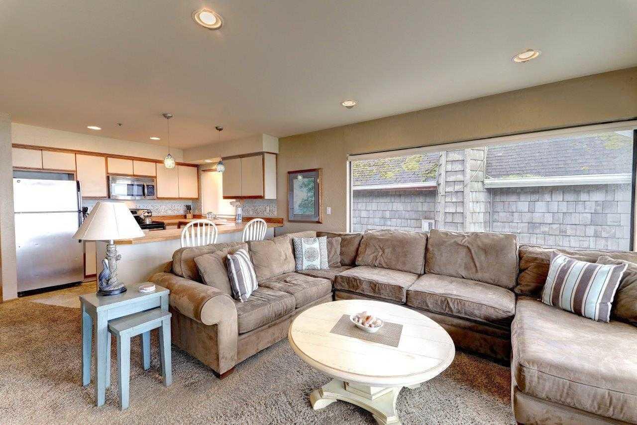 561 South Promenade Seaside, OR 97138 - Photo 8 of 35 Beach Club condo dining to kitchen